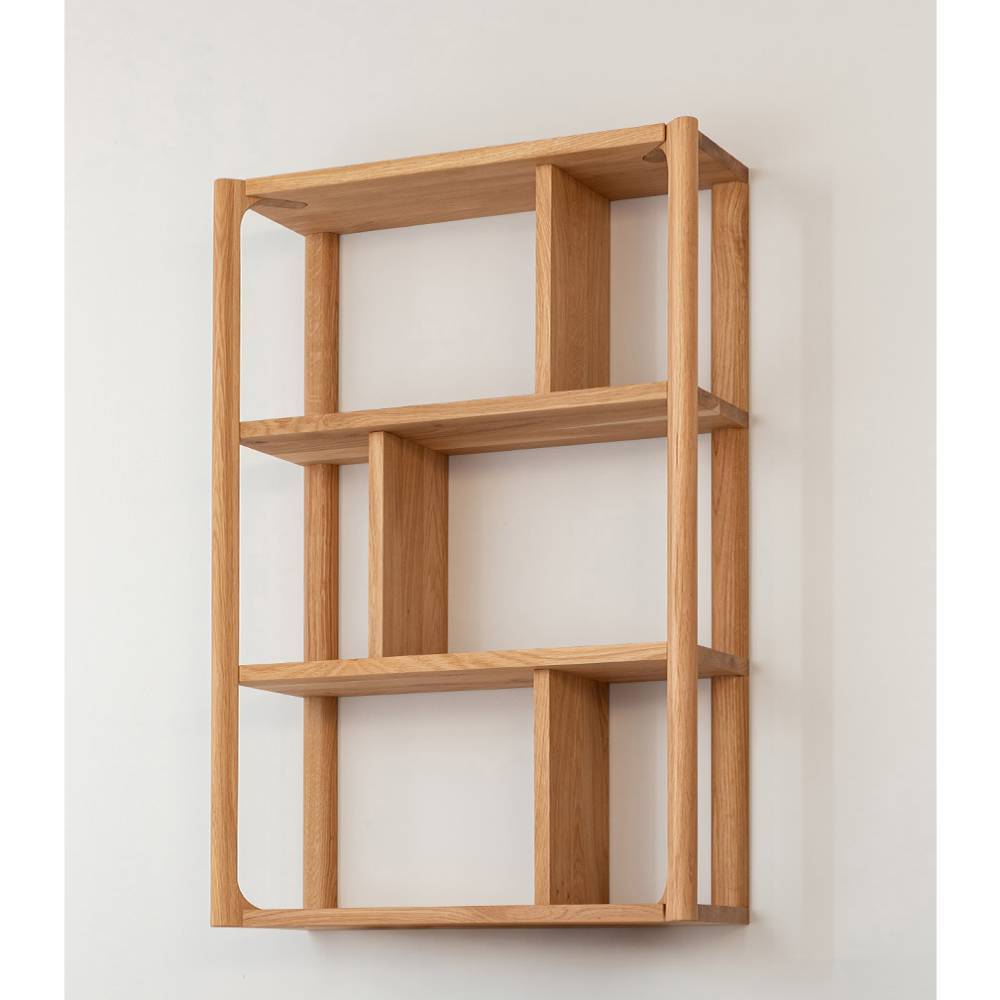 Wandregal Gravura aus Eiche Massivholz in modernem Design