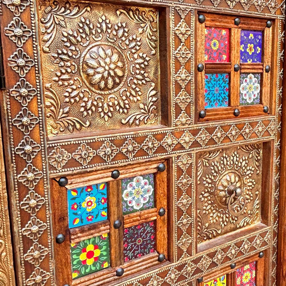Boho Style Sideboard Legancio handgearbeitet in Bunt
