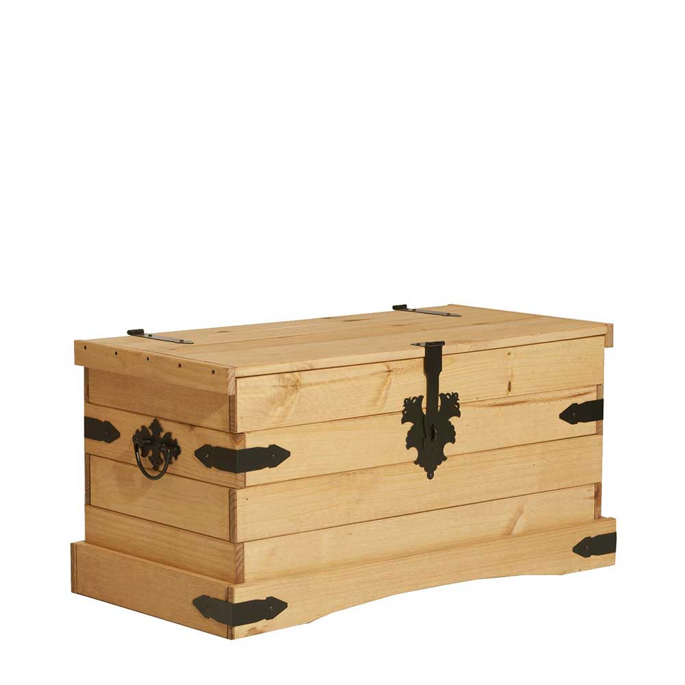Holztruhe Halcoms in Kiefer Honigfarben im Landhausstil