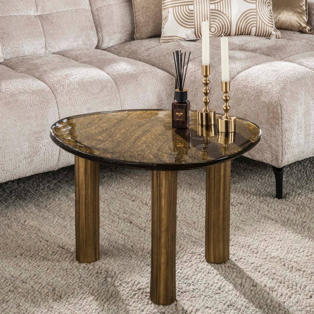 Couchtisch Lazium in Altgoldfarben und organischer Form