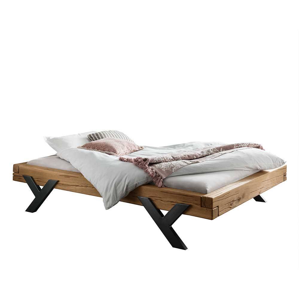 Balkenbett Wildeiche Lucca mit Y Metallgestell ohne Kopfteil