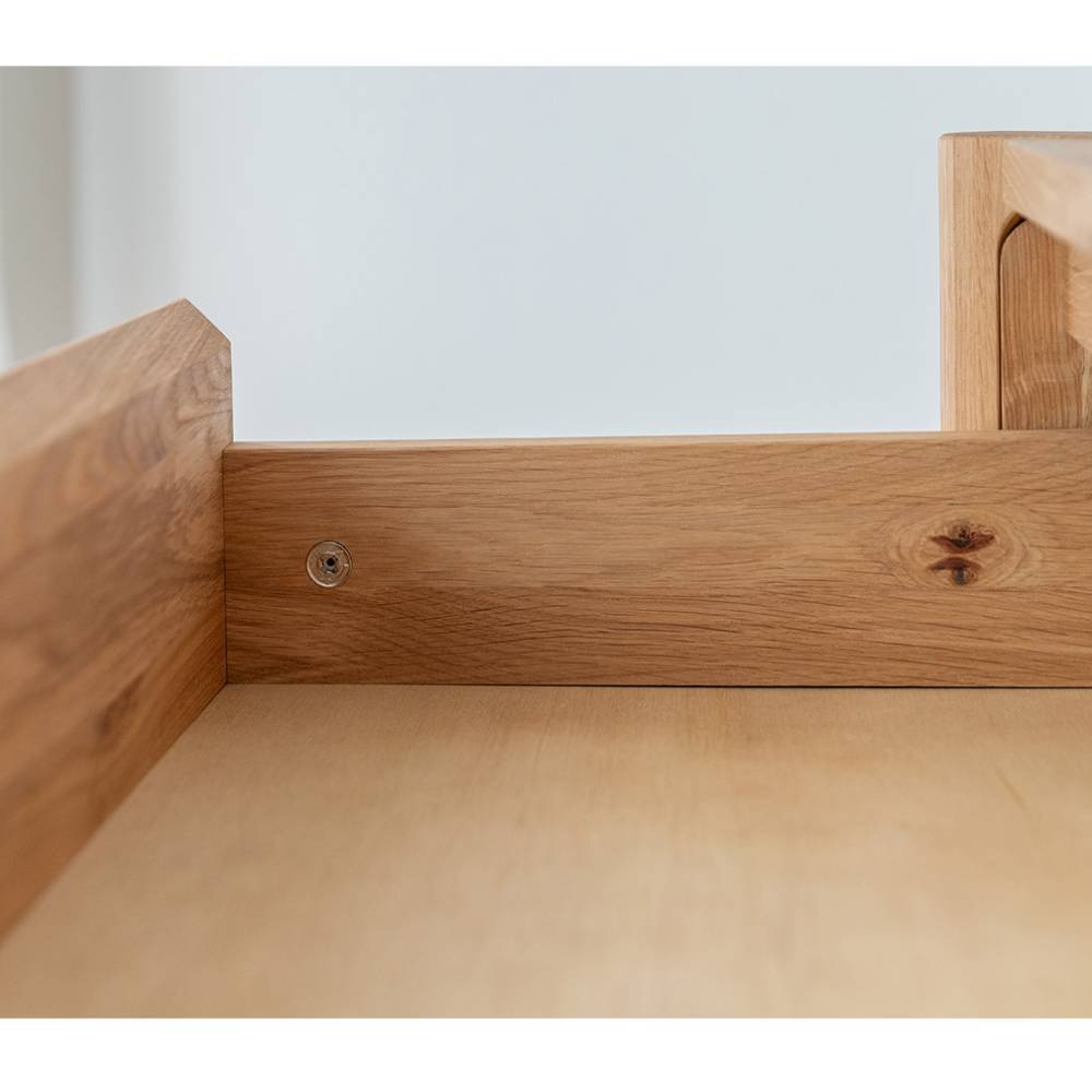 Kommode Gravura aus Eiche Massivholz mit vier Schubladen