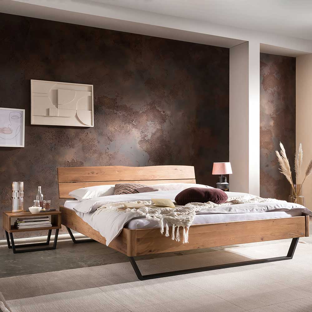 Echtholzbett Evillan im Industrie und Loft Stil aus Wildeiche und Metall
