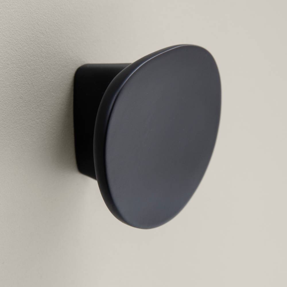Badschrank Isabelona in modernem Design mit einer Schublade