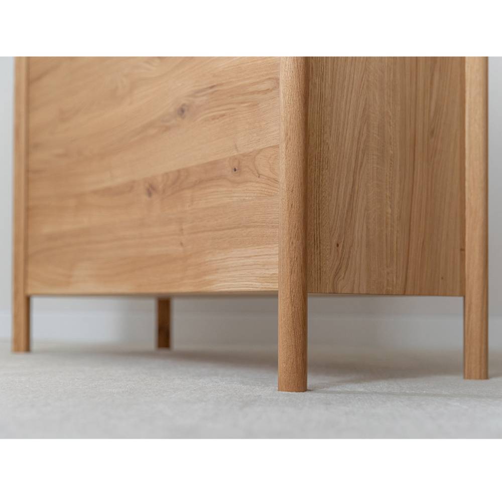 Schuhschrank Gravura aus Eiche Massivholz mit Griffmulden