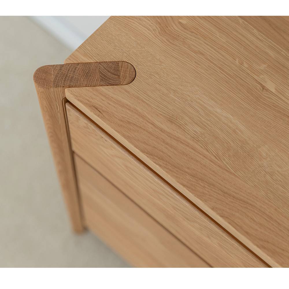 Schuhschrank Gravura aus Eiche Massivholz mit Griffmulden