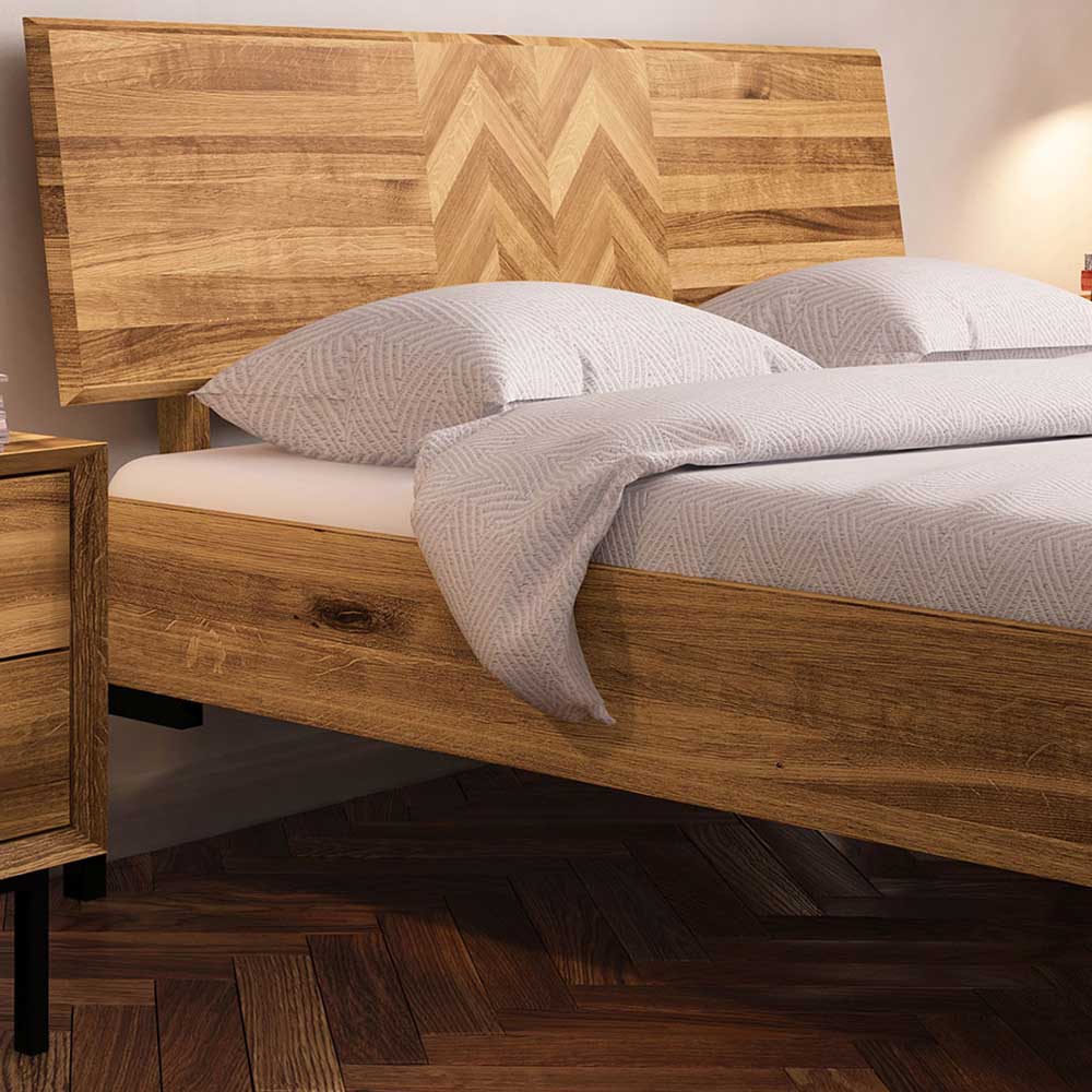 Wildeiche Holzbett Yalley im Skandi Design mit Gestell aus Metall