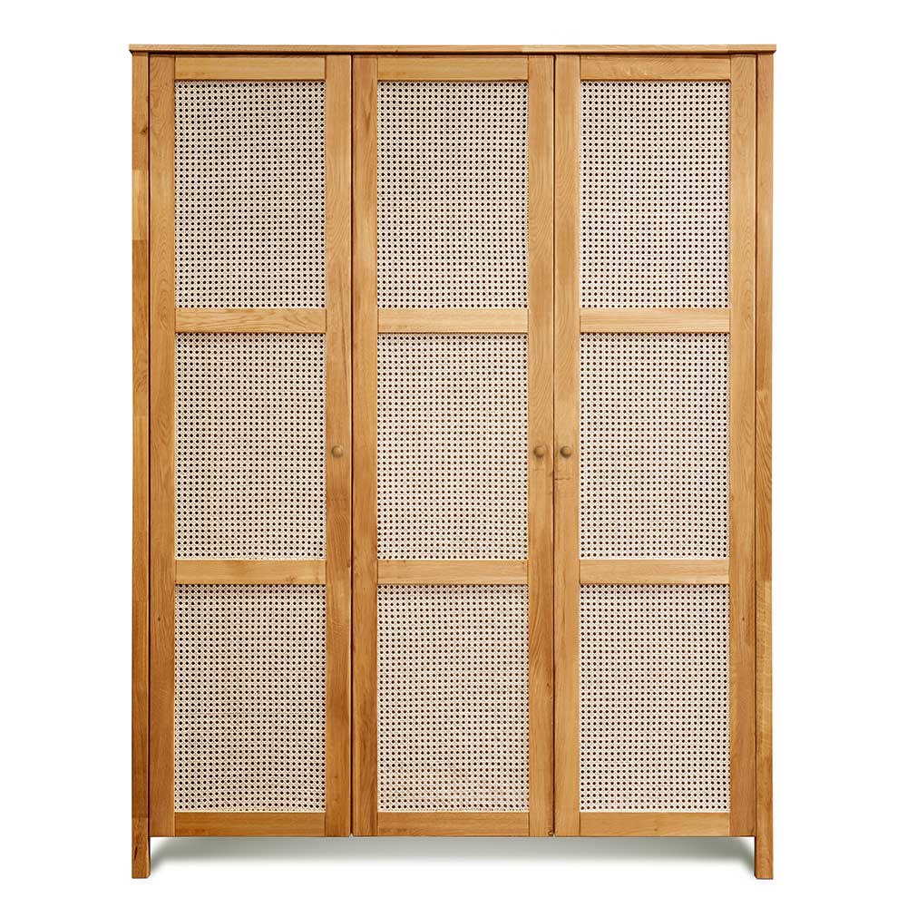 Schlafzimmerschrank Felictas aus Wildeiche Massivholz und Rattan