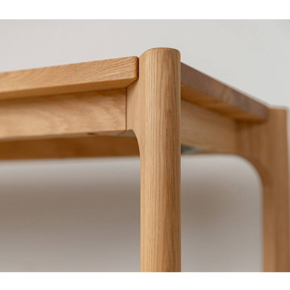 Schuhregal Gravura aus Eiche Massivholz mit einem Schuhgitter