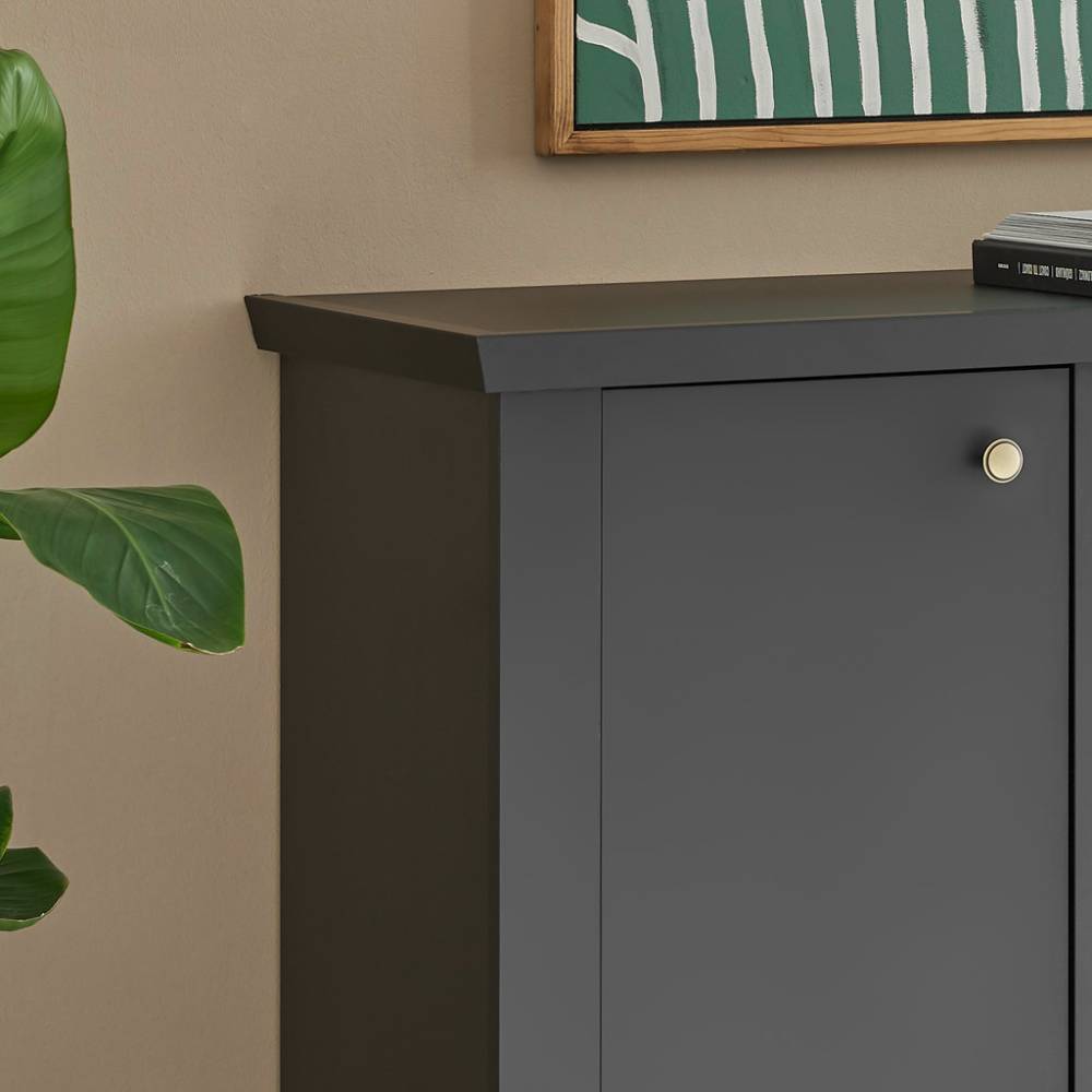Sidebord Enjta in Schwarz matt mit drei Schubladen