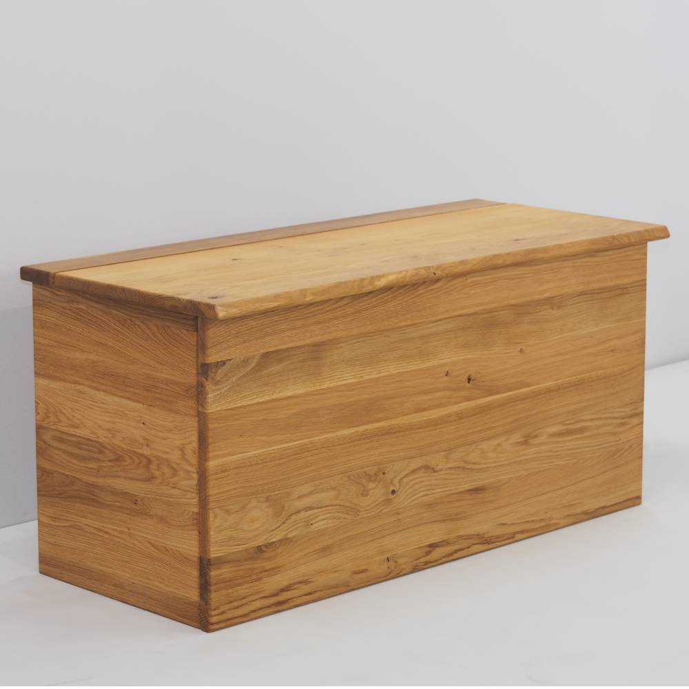 Truhe Foresta aus Eiche Massivholz im Landhausstil