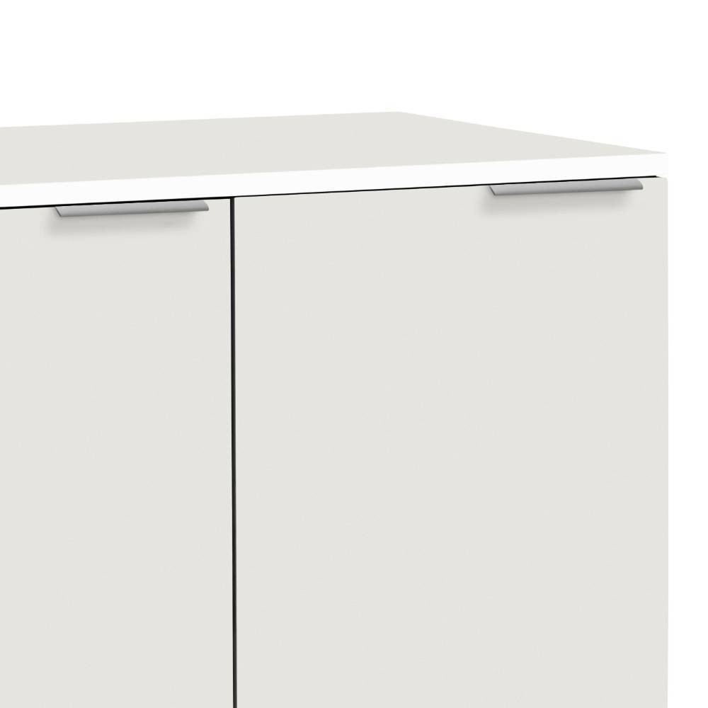 Kommode Silvia in modernem Design mit Metallgriffen