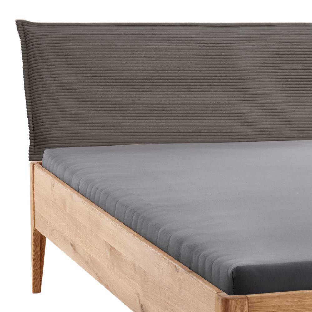Holzbett Endana aus Wildeiche Massivholz in modernem Design