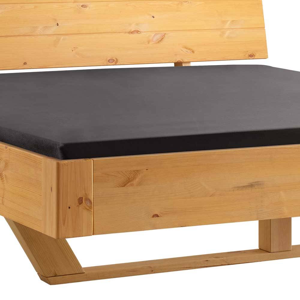 Doppelbett Demy aus Kiefer Massivholz auf Kufen