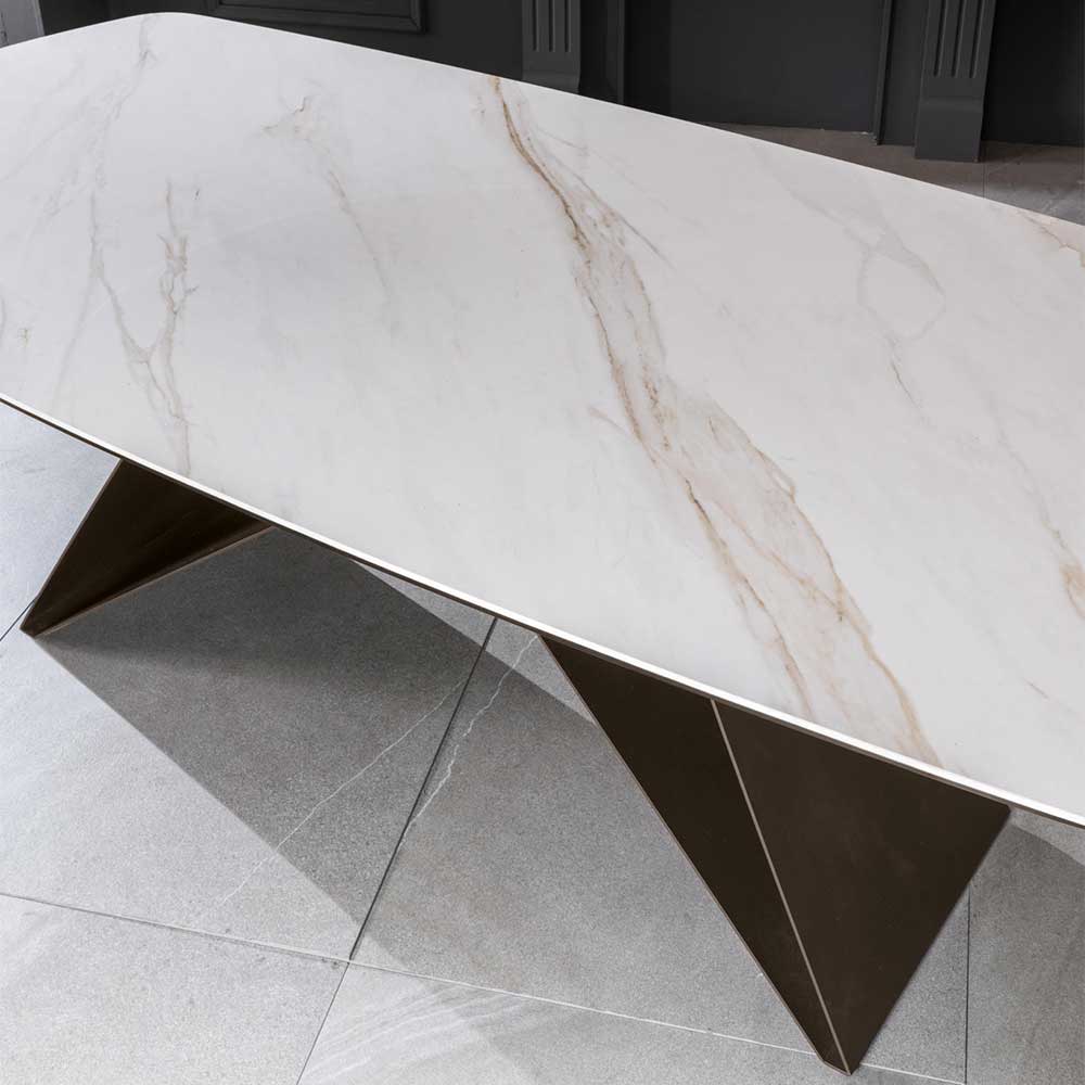 Design Esszimmer Tisch Nik mit Tischplatte in Bootsform aus Keramik und Glas