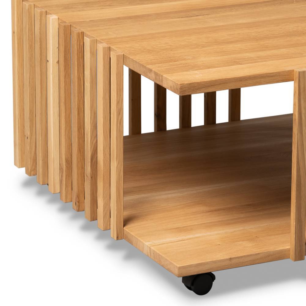 Couchtisch Rochus aus Wildeiche Massivholz in modernem Design