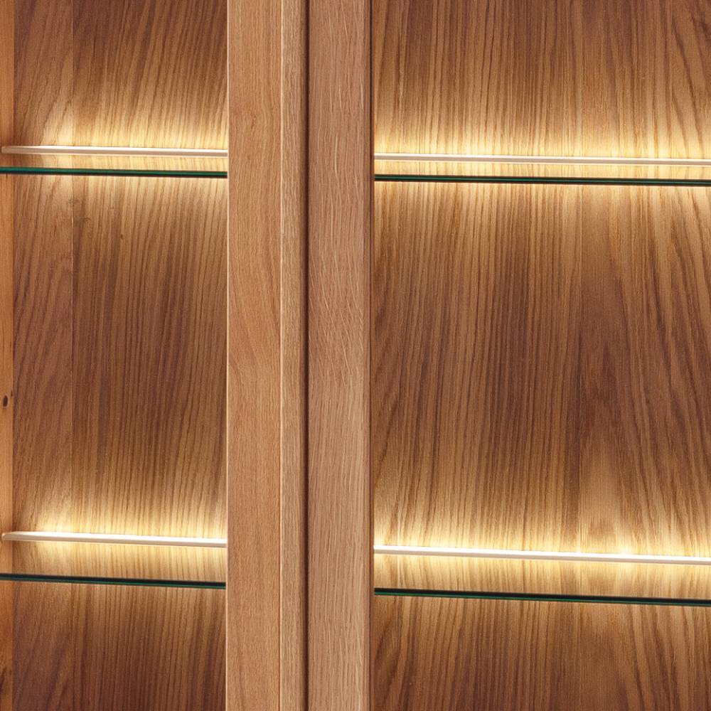 Wohnzimmervitrine modern Belafoma aus Eiche Massivholz mit LED Beleuchtung