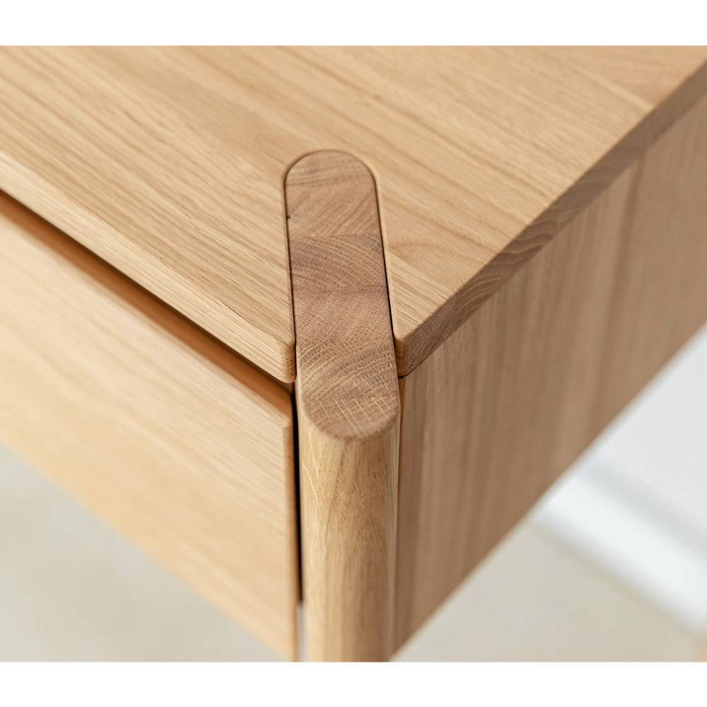 Schminkkonsole Gravura aus Eiche Massivholz in modernem Design