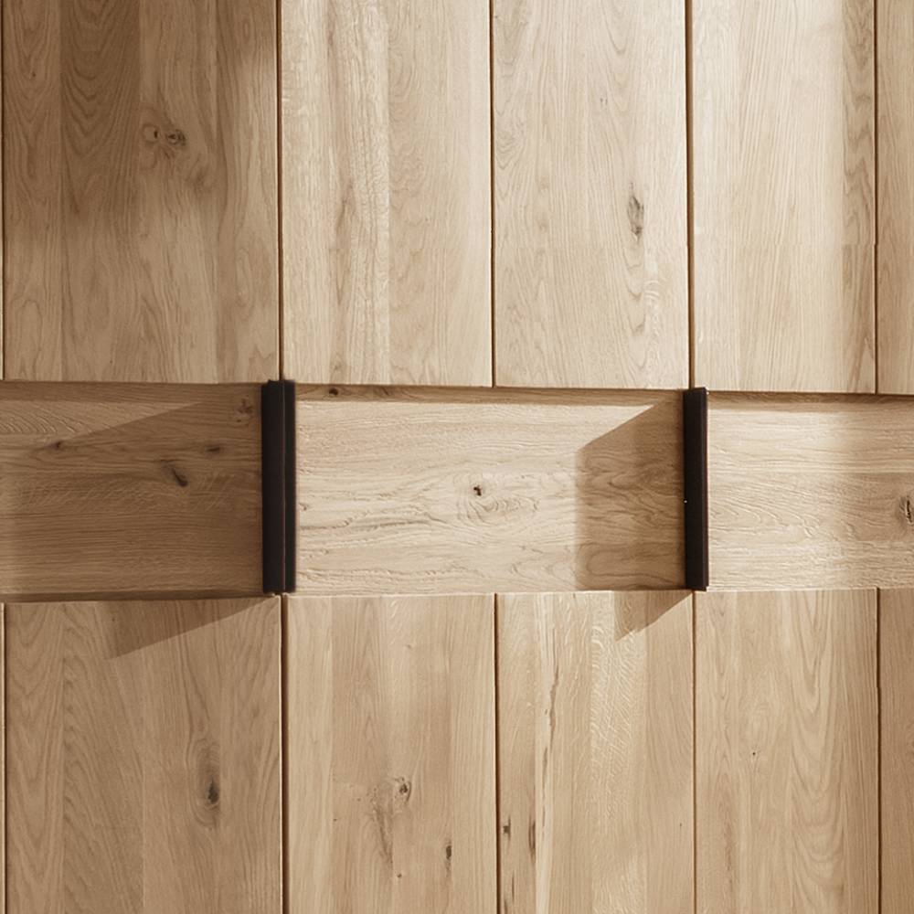 Massiver Drehtürenschrank Snoba aus Wildeiche Massivholz 156 cm breit