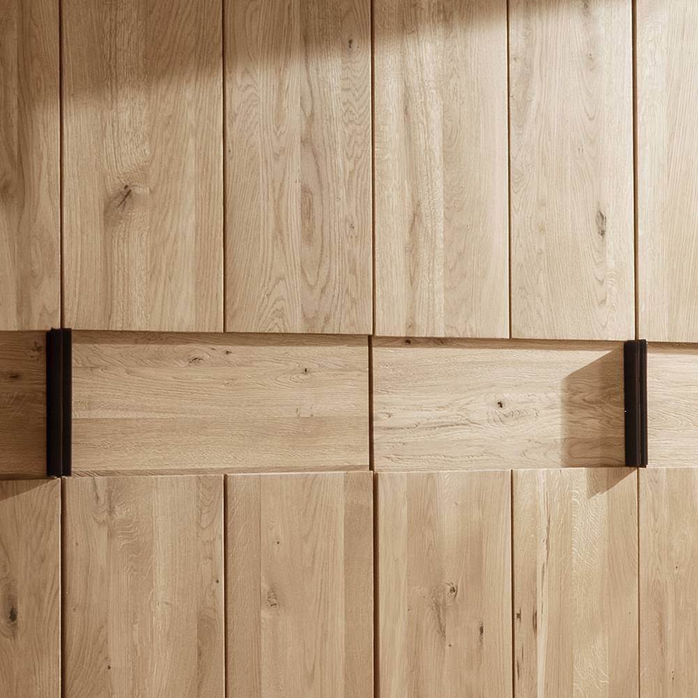 Drehtürenkleiderschrank massiv Snoba 206 cm breit aus Wildeiche Massivholz
