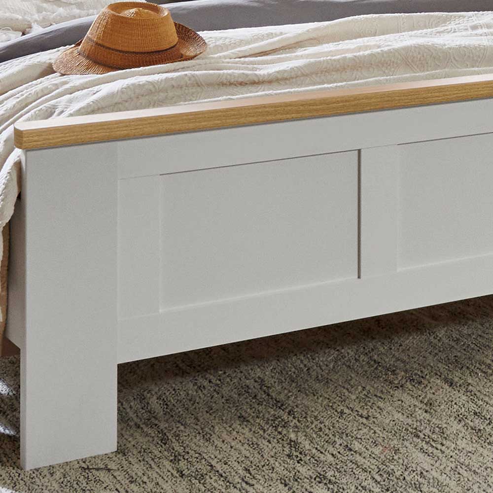 Hohes Landhaus Bett Wady in Weiß und Eiche Bianco Made in Germany