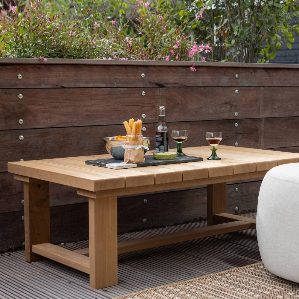 Massivholz Gartentisch Esterov 122 cm breit und 42 cm hoch