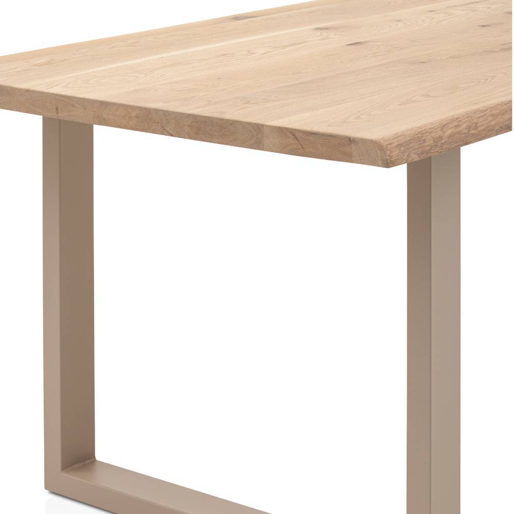 Couchtisch Yilton mit natürlicher Baumkante aus Wildeiche Massivholz