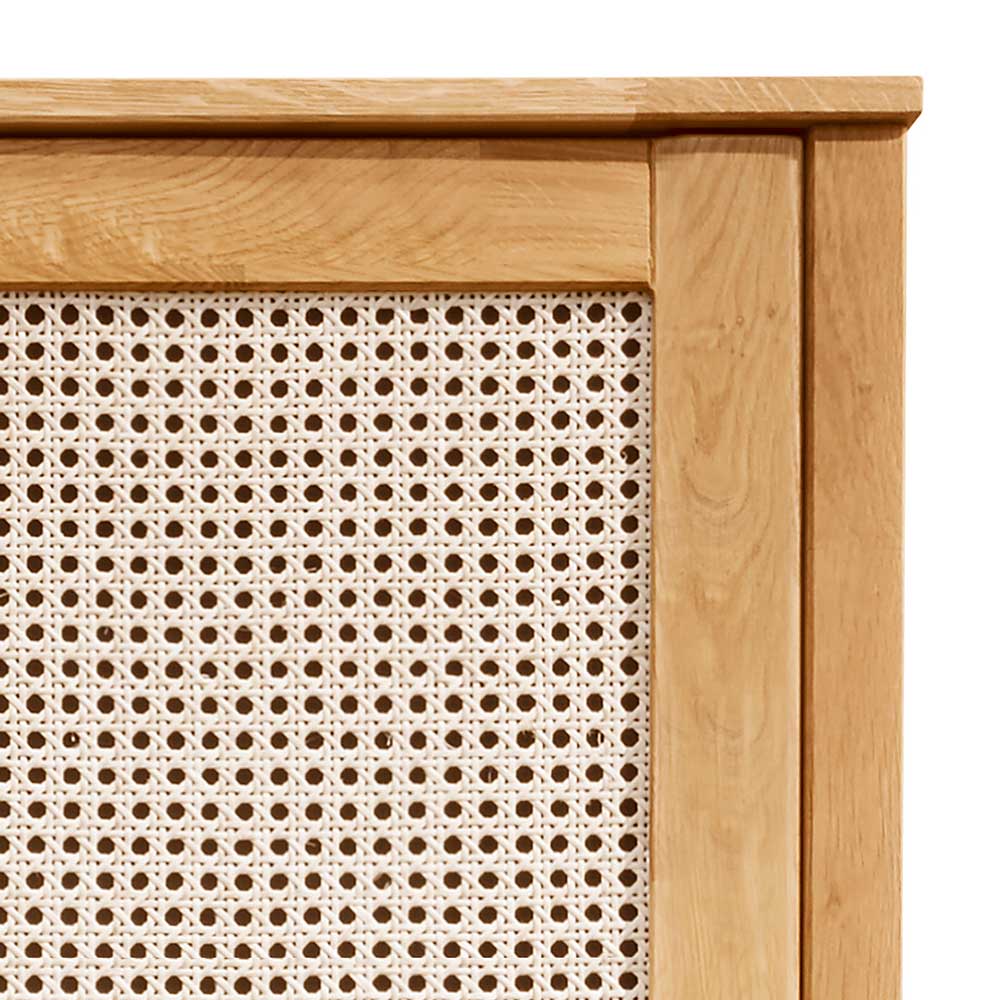 Schlafzimmerschrank Felictas aus Wildeiche Massivholz und Rattan