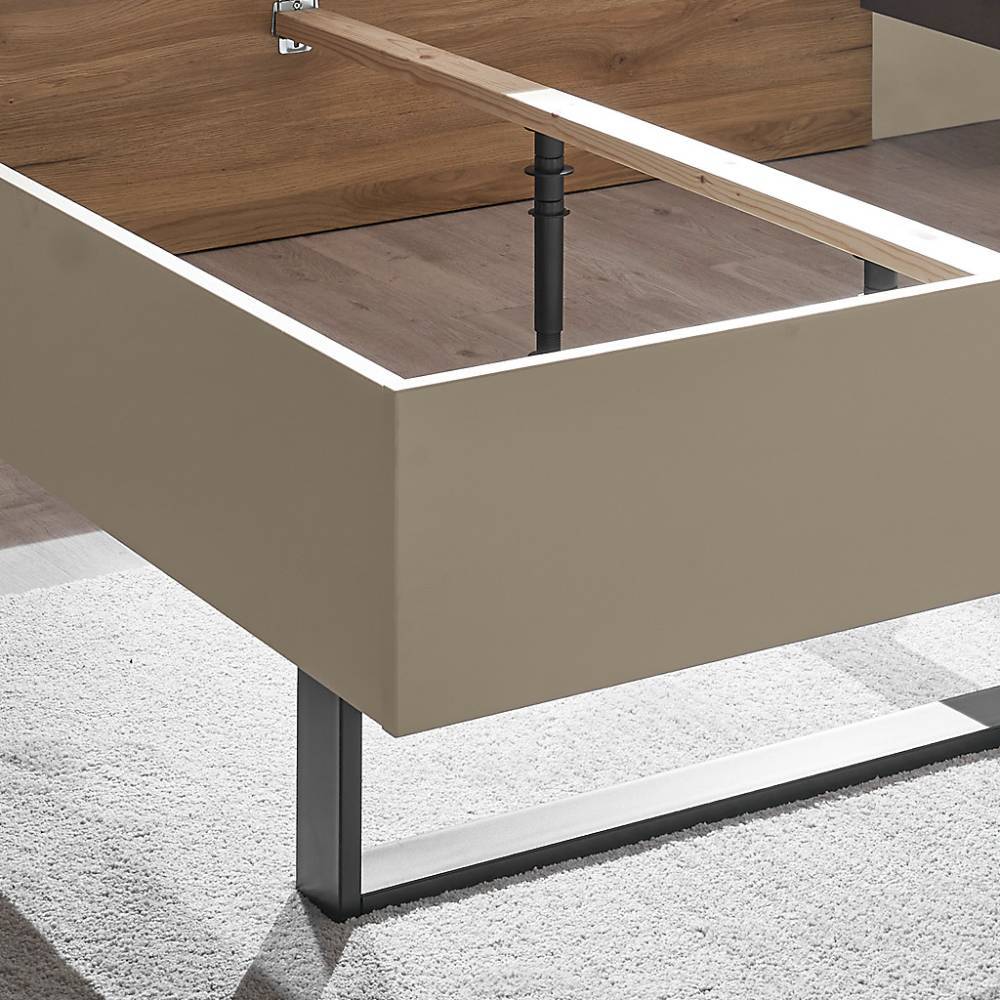 Komplettschlafzimmer Mero in modernem Design mit LED Beleuchtung (vierteilig)