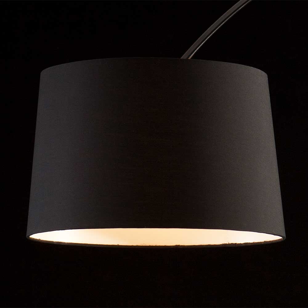 Bogenlampe Emilian mit schwarzem Stoffschirm 40 cm breit