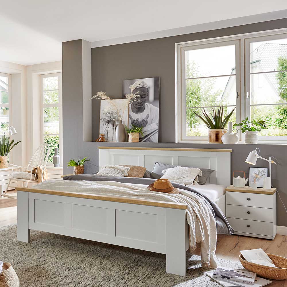 Landhaus Doppelbett Wady in Weiß und Eiche Bianco Made in Germany