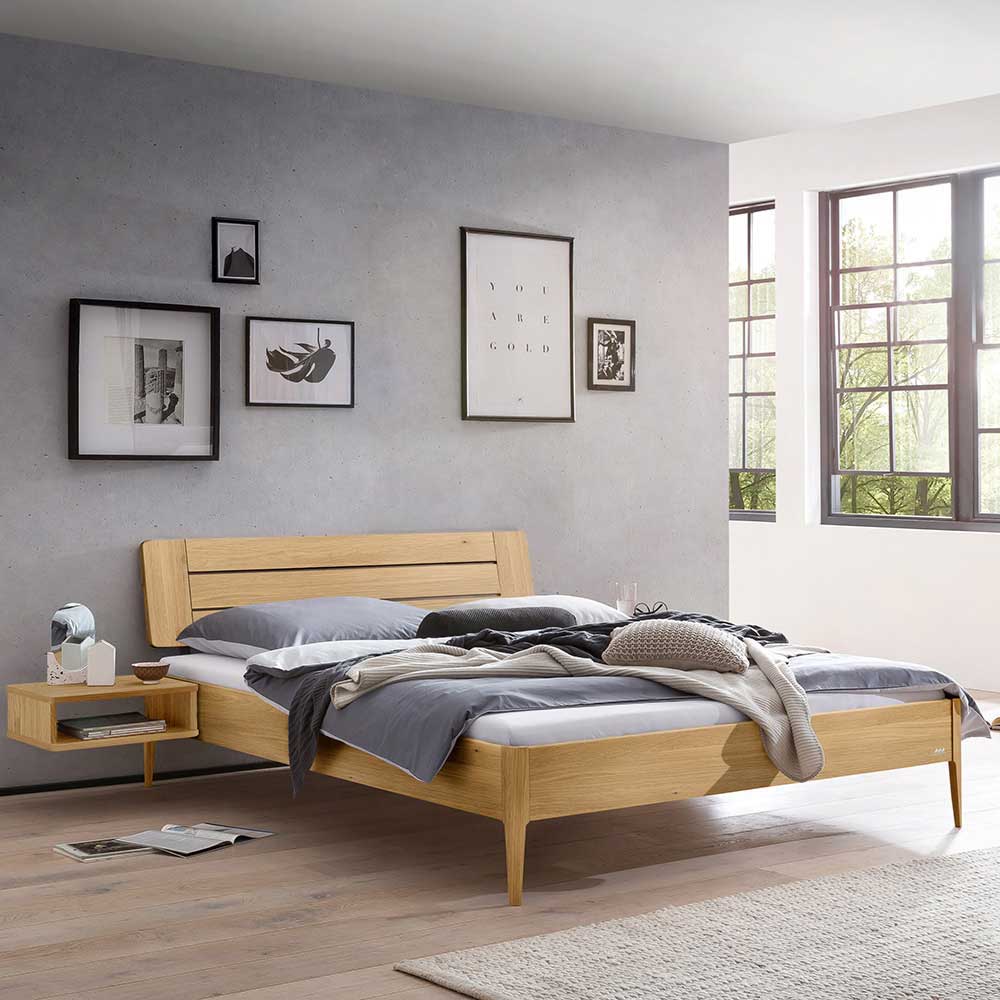 Doppelbett Eiche hell Sophiea aus Massivholz in modernem Design