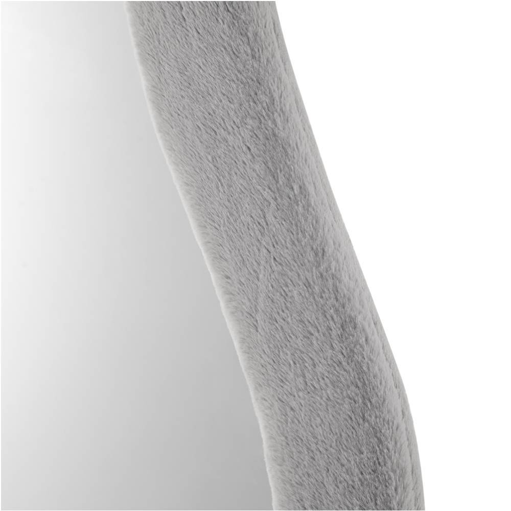 Designspiegel Hornos mit Kunstfellrahmen in organischer Form