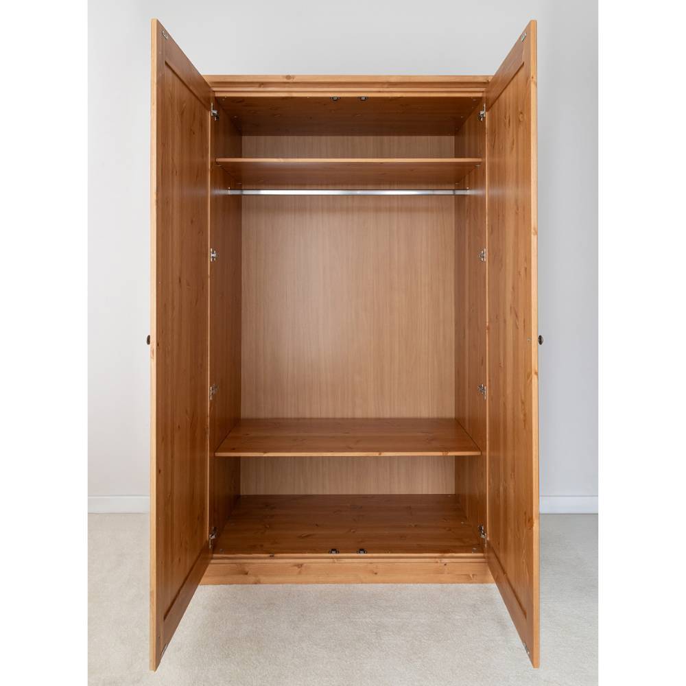 Kleiderschrank Massivholz Juwan aus Kiefer Massivholz in Eichefarben
