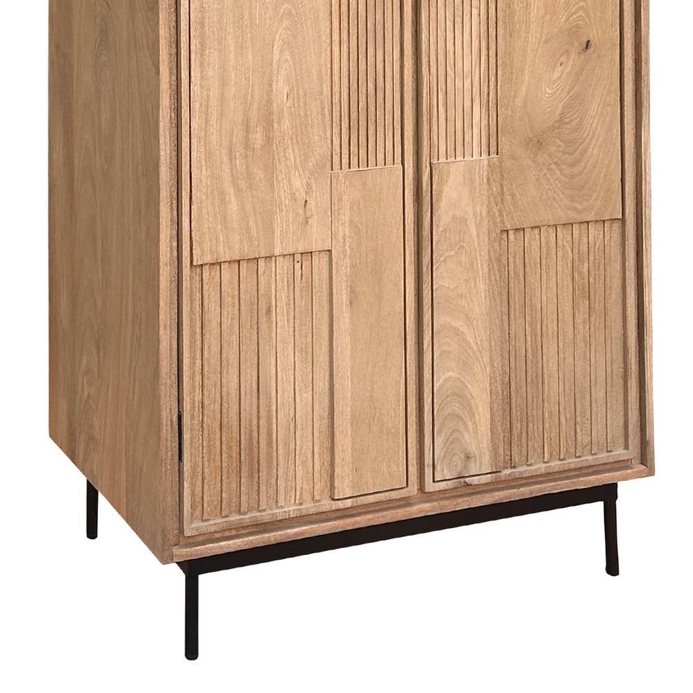 Dielenschrank Diaria aus Mangobaum Massivholz Front beschnitzt