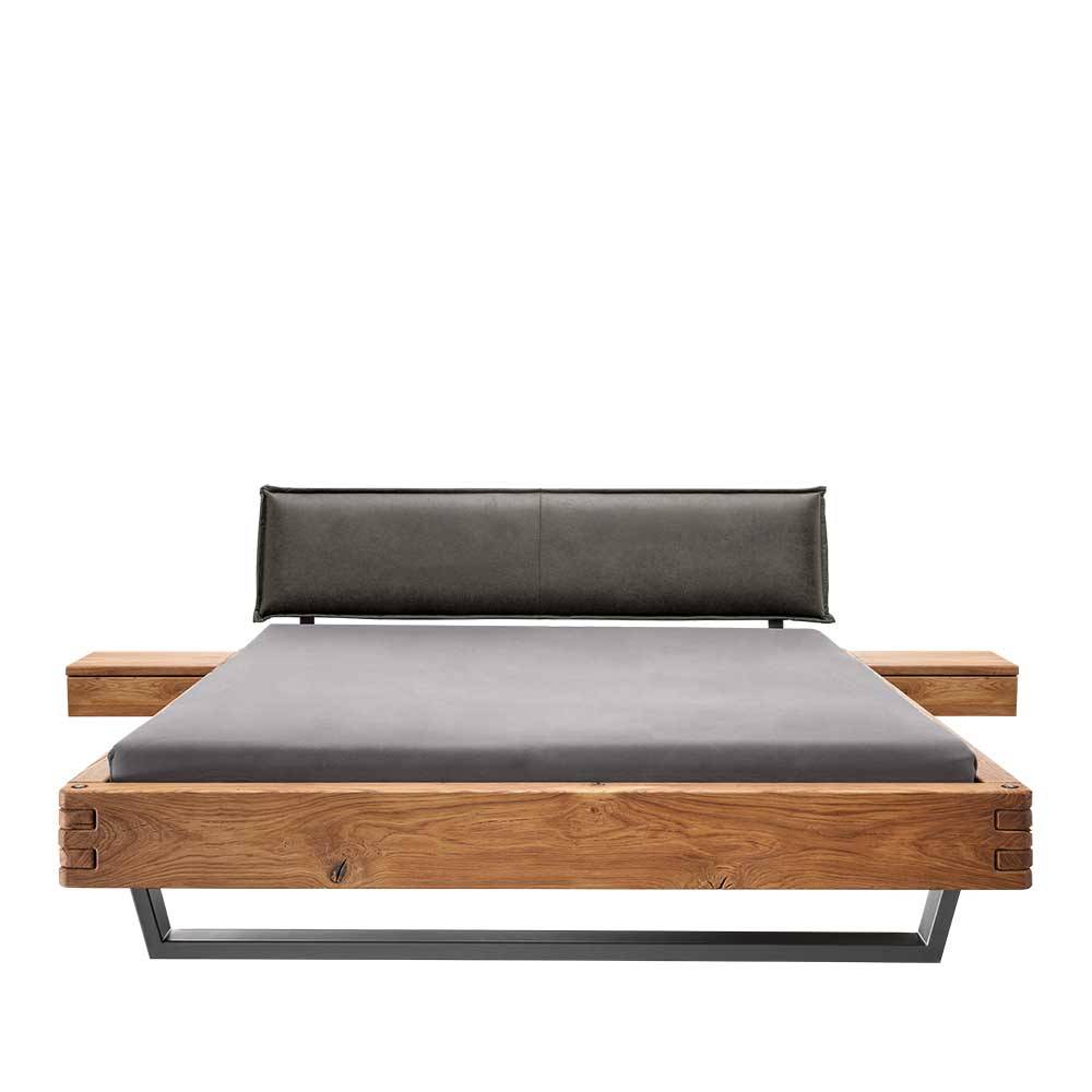 Doppelbett Kalindo aus Wildeiche Massivholz im Industry und Loft Stil