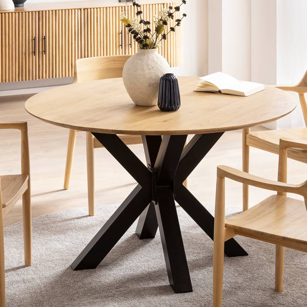 Esstisch Bears in runder Form mit Spider Gestell