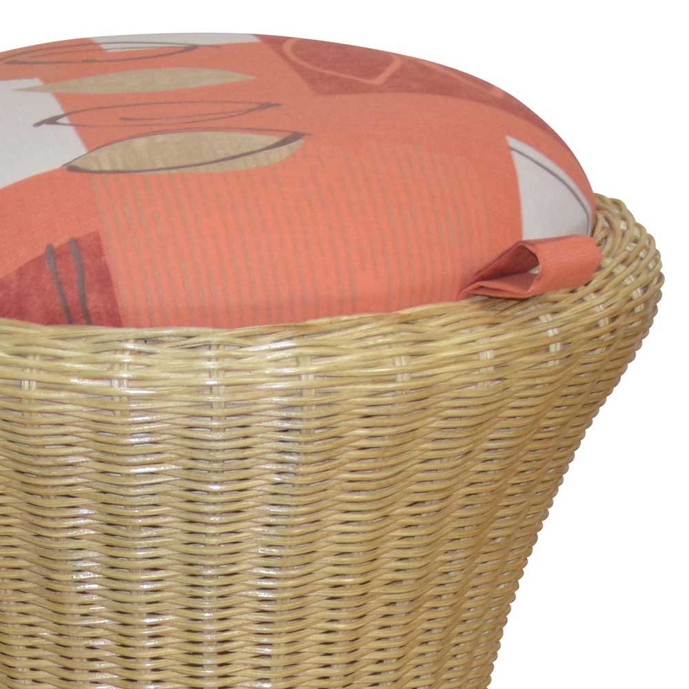 Sitzhocker Dongosaro aus Rattan mit Wäschesack innen