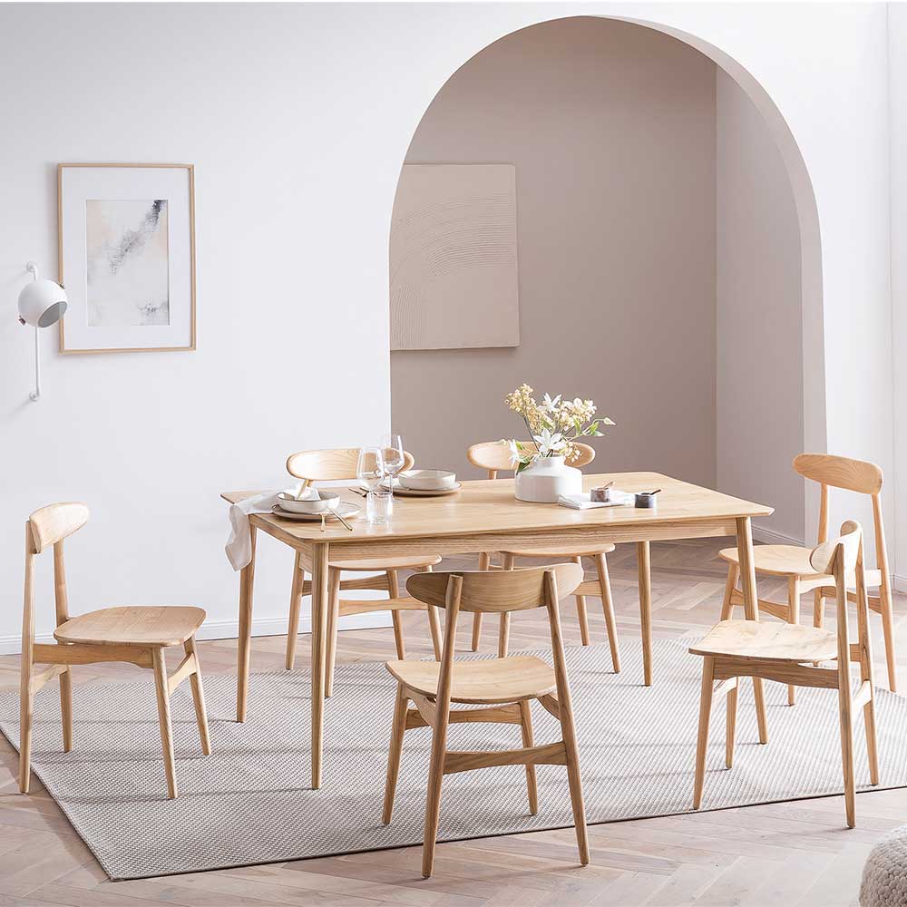 Esstisch Page mit Massivholzplatte im Skandi Design