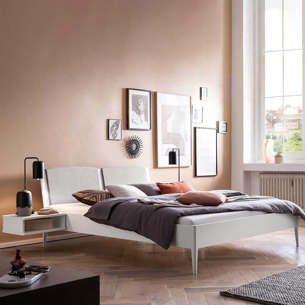 Weißes Bett 140x200 Chicola in modernem Design lackiert