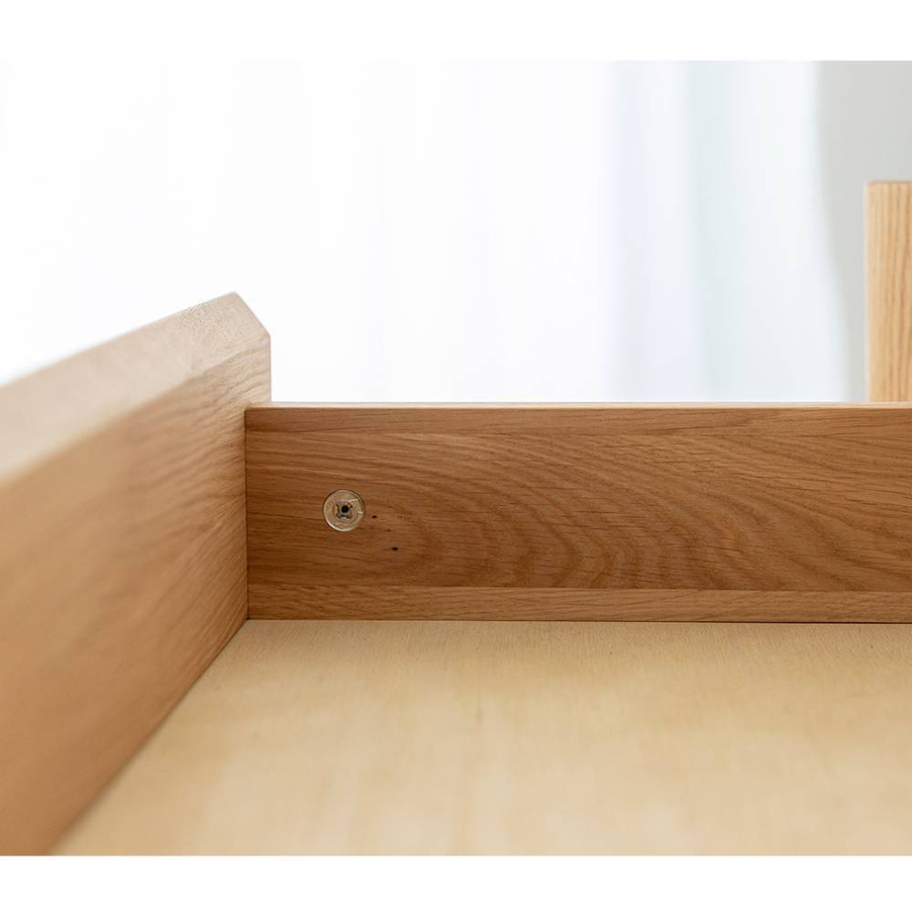 Schminkkonsole Gravura aus Eiche Massivholz in modernem Design