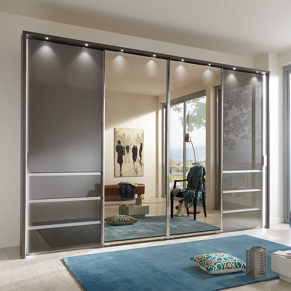 Design Schwebetürenkleiderschrank Magdalina in Braun mit Glas beschichtet