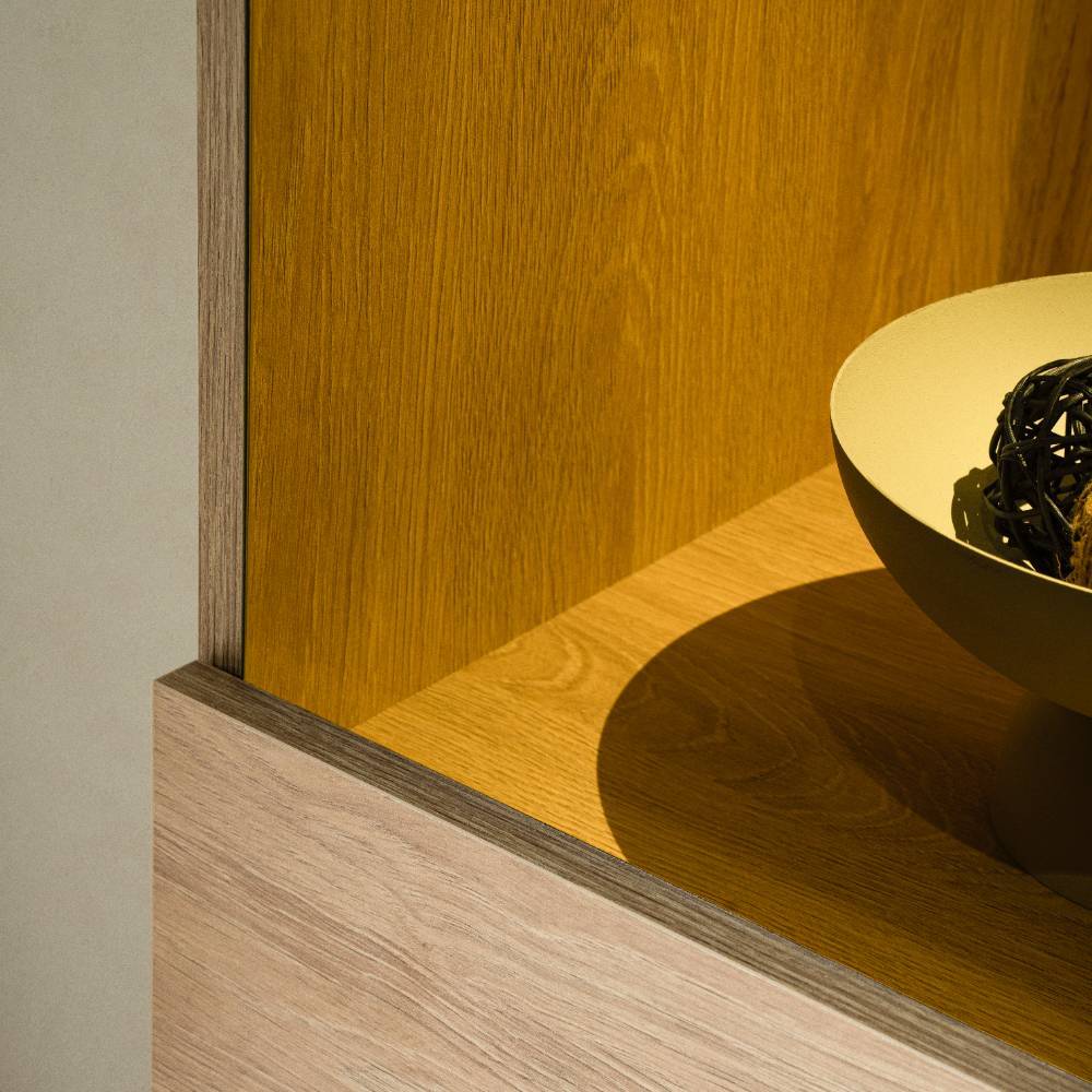 Standvitrine Carno 200 cm hoch in modernem Design