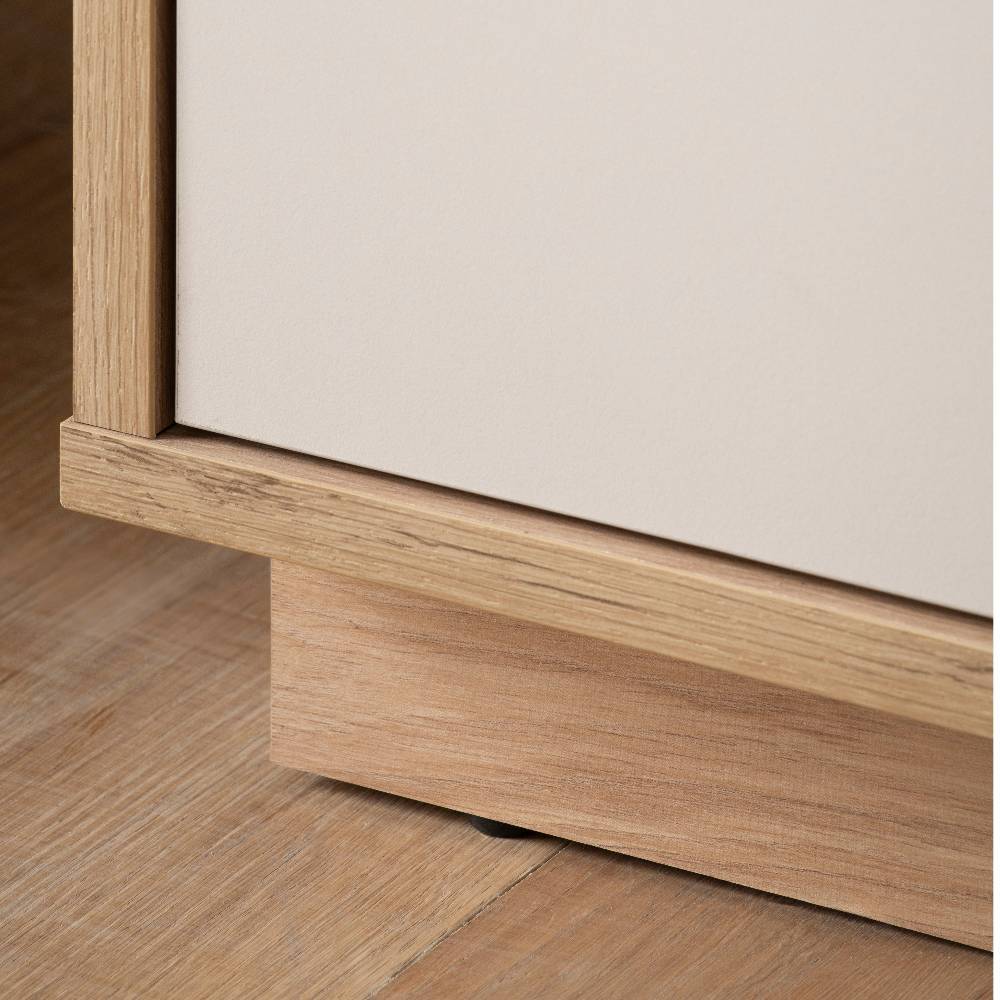 Buffetvitrine Ikba mit Glastüren 202 cm breit