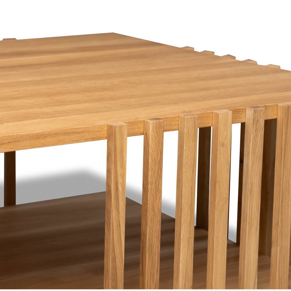 Couchtisch Rochus aus Wildeiche Massivholz in modernem Design