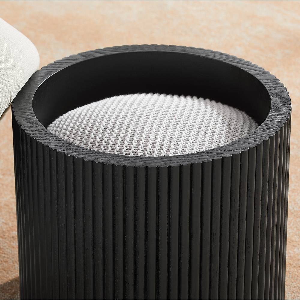 Beistellhocker Sambarin im Skandi Design mit Truhe