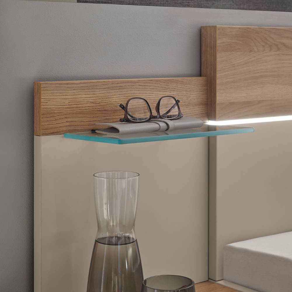 Doppelbett Mero inklusive zwei Nachtkommoden mit LED Beleuchtung (dreiteilig)