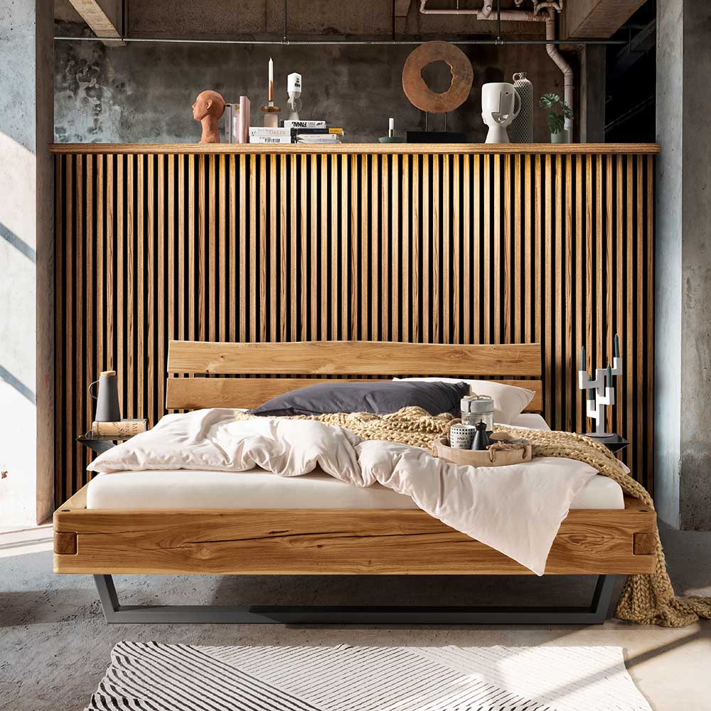 Naturholzbetten Tiwegus im Industry und Loft Stil aus Wildeiche Massivholz