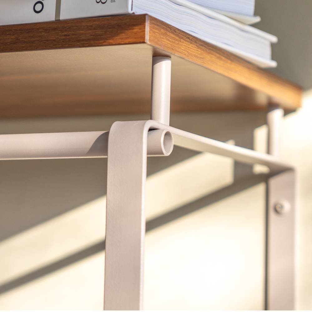 Wandgarderobe Asmus in Walnussfarben und Taupe