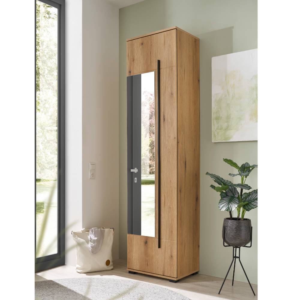 Dielenschrank Nemphia mit Spiegeltür in modernem Design